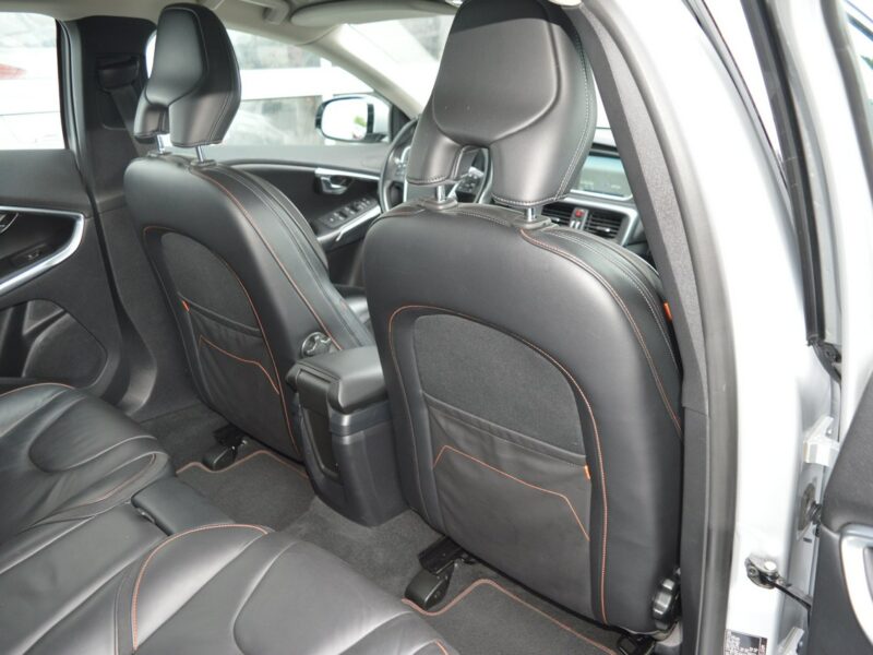 Volvo V40 1.6 D2 OCEAN RACE Serwis Navi Skóra Bluetooth 166000 km. II (2012-)
