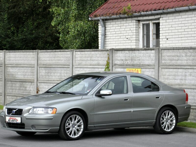 Volvo S60 2,4i 140KM/Momentum/Skóry/Pod.fotele/Alufelgi/Xenony/Serwis/Tempomat I (2000-2010)