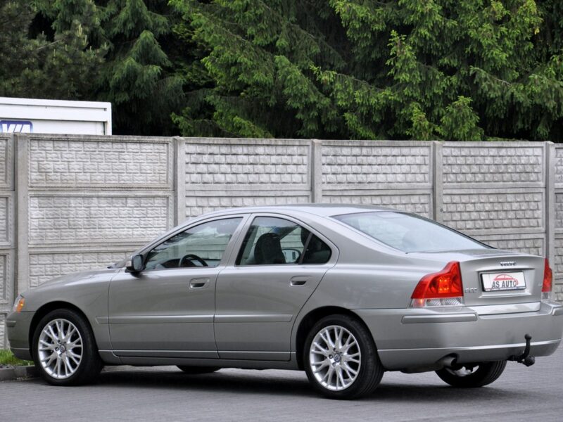 Volvo S60 2,4i 140KM/Momentum/Skóry/Pod.fotele/Alufelgi/Xenony/Serwis/Tempomat I (2000-2010)
