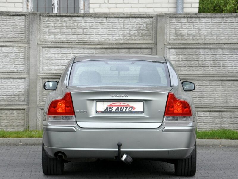 Volvo S60 2,4i 140KM/Momentum/Skóry/Pod.fotele/Alufelgi/Xenony/Serwis/Tempomat I (2000-2010)