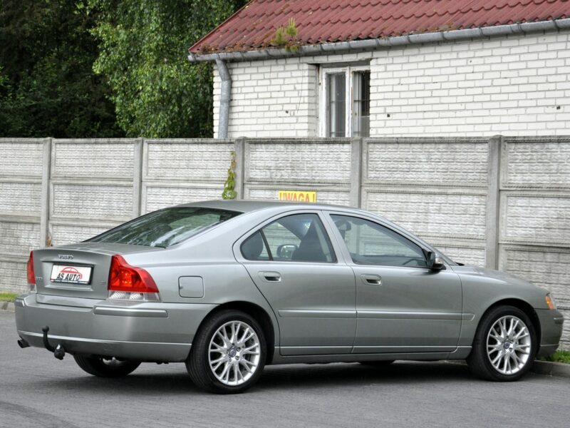 Volvo S60 2,4i 140KM/Momentum/Skóry/Pod.fotele/Alufelgi/Xenony/Serwis/Tempomat I (2000-2010)