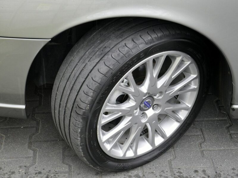 Volvo S60 2,4i 140KM/Momentum/Skóry/Pod.fotele/Alufelgi/Xenony/Serwis/Tempomat I (2000-2010)
