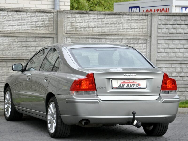 Volvo S60 2,4i 140KM/Momentum/Skóry/Pod.fotele/Alufelgi/Xenony/Serwis/Tempomat I (2000-2010)