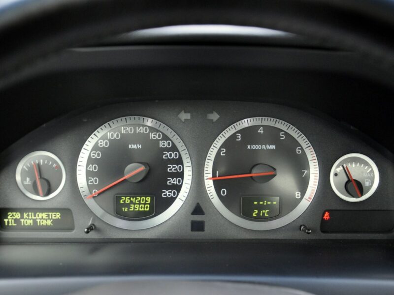 Volvo S60 2,4i 140KM/Momentum/Skóry/Pod.fotele/Alufelgi/Xenony/Serwis/Tempomat I (2000-2010)