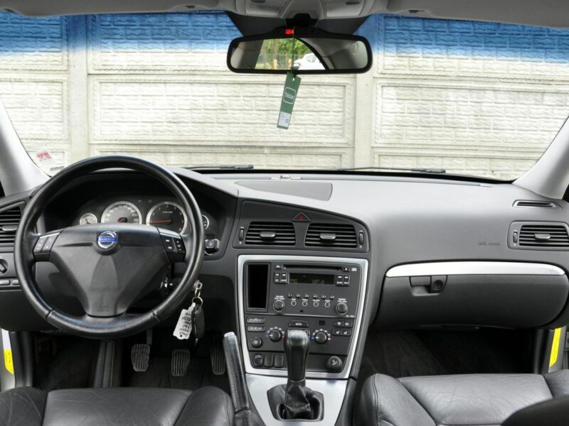 Volvo S60 2,4i 140KM/Momentum/Skóry/Pod.fotele/Alufelgi/Xenony/Serwis/Tempomat I (2000-2010)