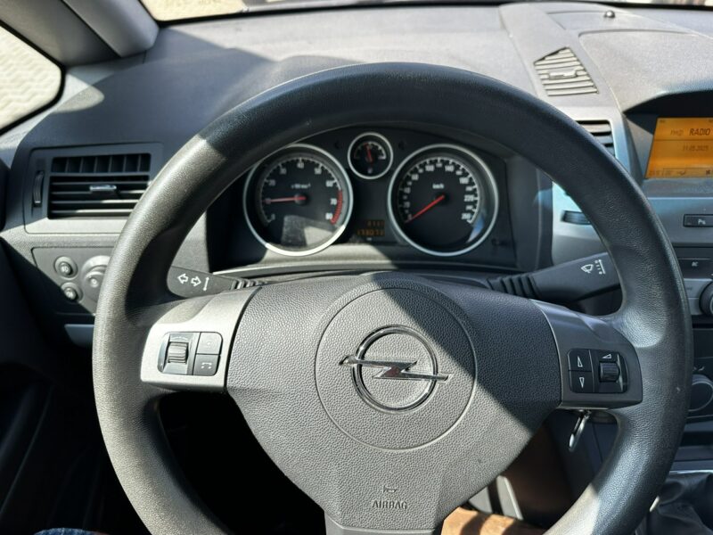 Opel Zafira 1,8 140PS zarejestrowana 172 tyś km 7 osób B (2005-2011)