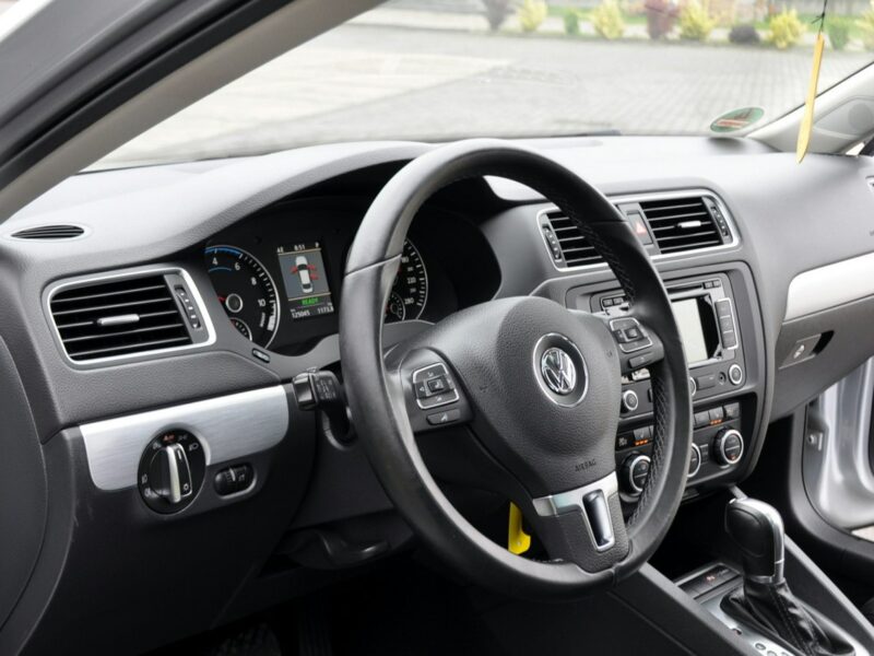 Volkswagen Jetta 1.4T(150KM)*Hybrid*Led*Bi-Xenon*Navi*Kamera*Skóry*El.Fotel*Alu17"Full A6 (2010-)