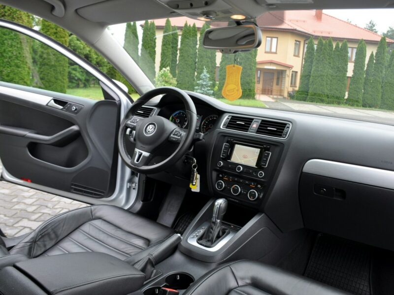 Volkswagen Jetta 1.4T(150KM)*Hybrid*Led*Bi-Xenon*Navi*Kamera*Skóry*El.Fotel*Alu17"Full A6 (2010-)