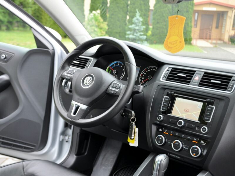Volkswagen Jetta 1.4T(150KM)*Hybrid*Led*Bi-Xenon*Navi*Kamera*Skóry*El.Fotel*Alu17"Full A6 (2010-)