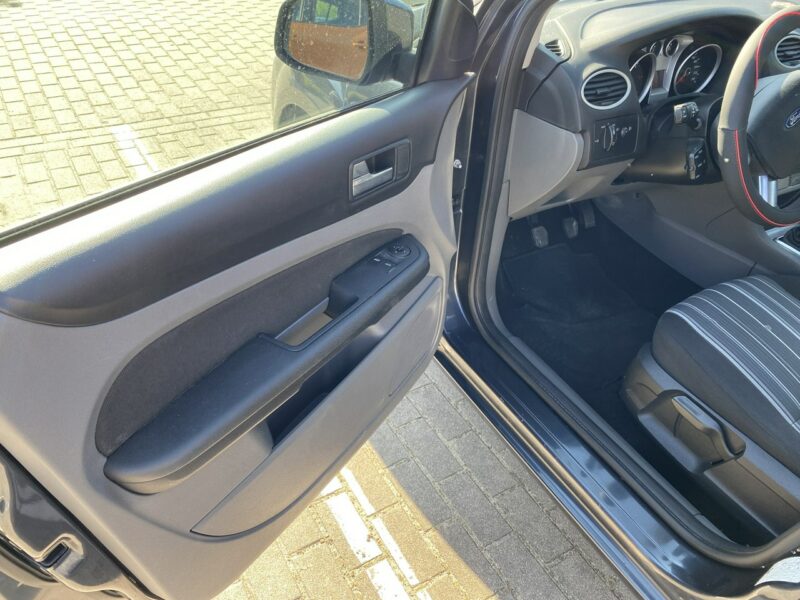 Ford Focus Niezawodny silnik, przyciemniane szyby, po liftingu, podgrz. fotele Mk2 (2004-2011)