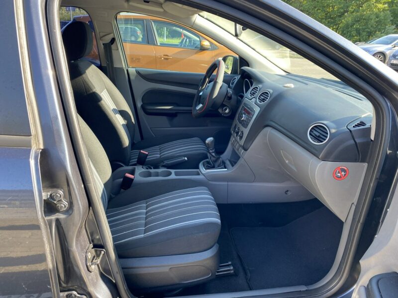 Ford Focus Niezawodny silnik, przyciemniane szyby, po liftingu, podgrz. fotele Mk2 (2004-2011)