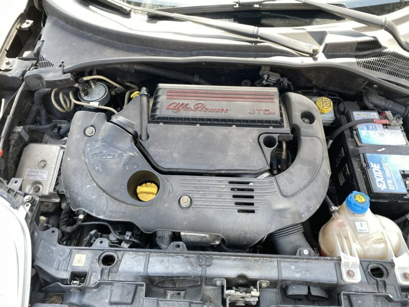 Alfa Romeo Mito Alufelgi 18 z oponami wielosezon.,nowy akum., skóry podgrzewane