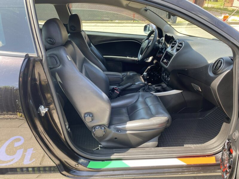 Alfa Romeo Mito Alufelgi 18 z oponami wielosezon.,nowy akum., skóry podgrzewane