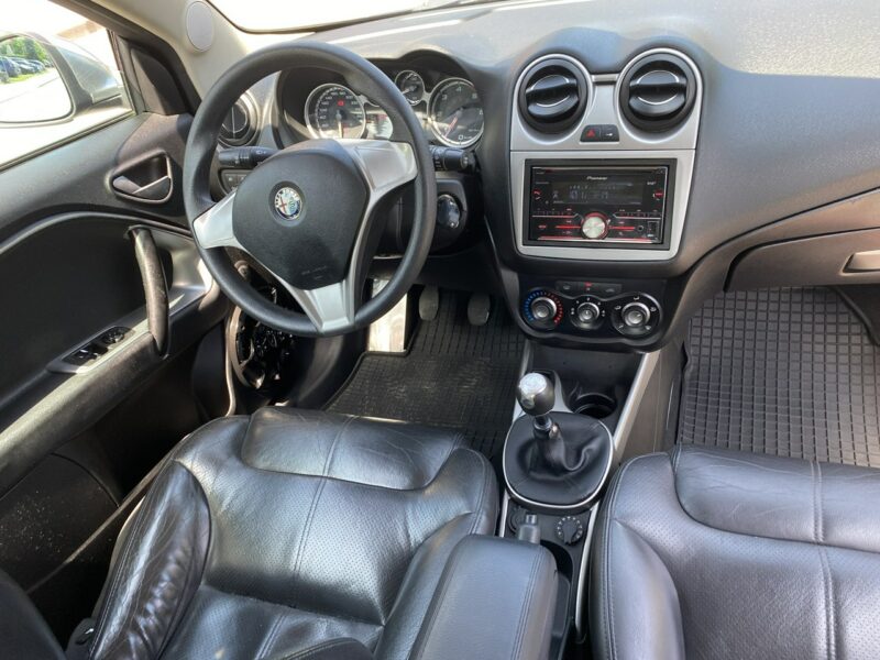 Alfa Romeo Mito Alufelgi 18 z oponami wielosezon.,nowy akum., skóry podgrzewane