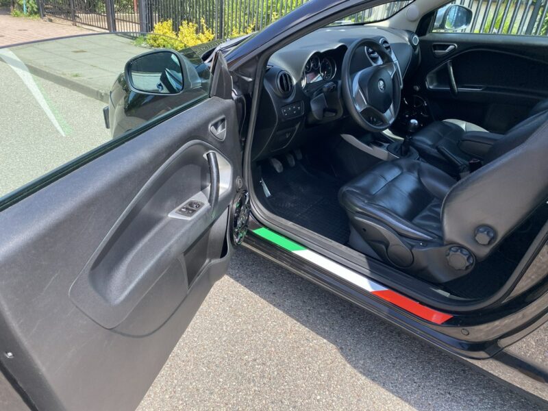 Alfa Romeo Mito Alufelgi 18 z oponami wielosezon.,nowy akum., skóry podgrzewane