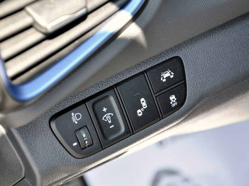 Hyundai IONIQ 1,6i 105KM Hybryda/Navi/Kamera/LEDy/Serwis/Nowe opony/Automat