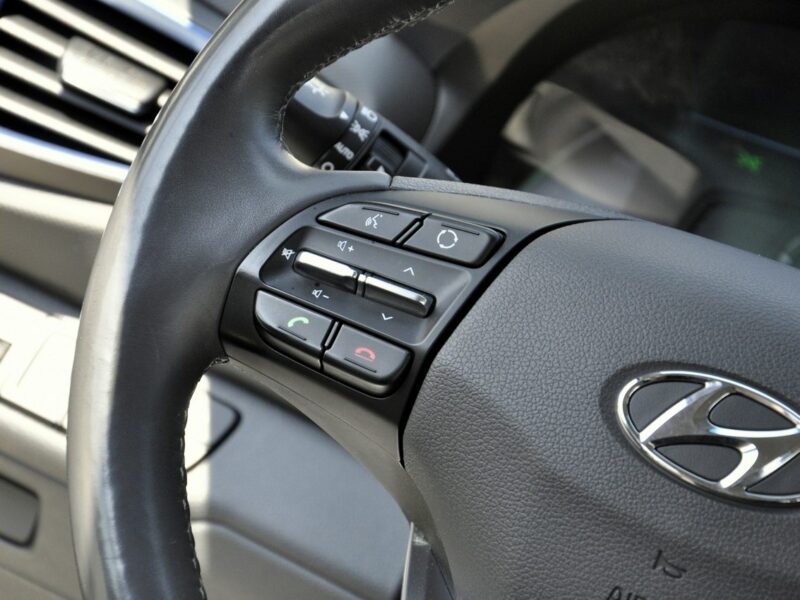 Hyundai IONIQ 1,6i 105KM Hybryda/Navi/Kamera/LEDy/Serwis/Nowe opony/Automat