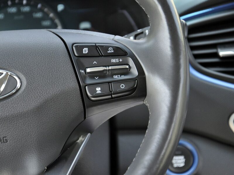 Hyundai IONIQ 1,6i 105KM Hybryda/Navi/Kamera/LEDy/Serwis/Nowe opony/Automat