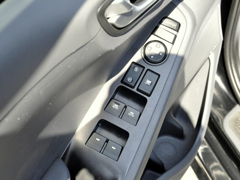Hyundai IONIQ 1,6i 105KM Hybryda/Navi/Kamera/LEDy/Serwis/Nowe opony/Automat