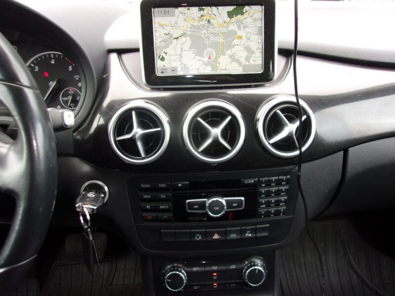 Mercedes B 180 Klimatyzacja, Niski przebieg, Bezwypadkowy, Nawigacja, PDC 2x W246 (2011-)