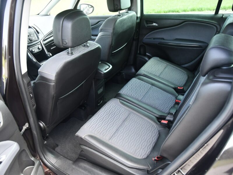 Opel Zafira 1,4Turbo Benz. Navi.Asystent Pasa Ruchu.7 Foteli.Pół-Skóry.Parktronic. C (2011-)