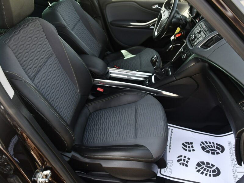 Opel Zafira 1,4Turbo Benz. Navi.Asystent Pasa Ruchu.7 Foteli.Pół-Skóry.Parktronic. C (2011-)