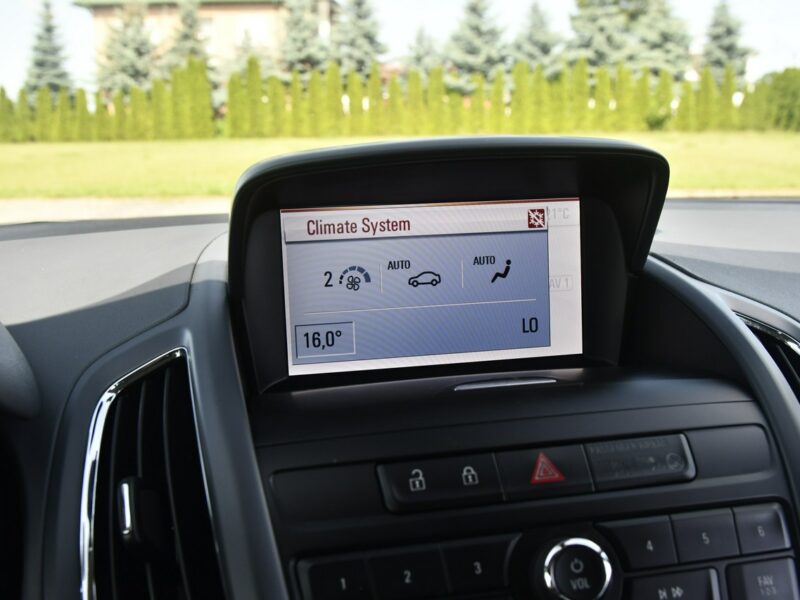 Opel Zafira 1,4Turbo Benz. Navi.Asystent Pasa Ruchu.7 Foteli.Pół-Skóry.Parktronic. C (2011-)
