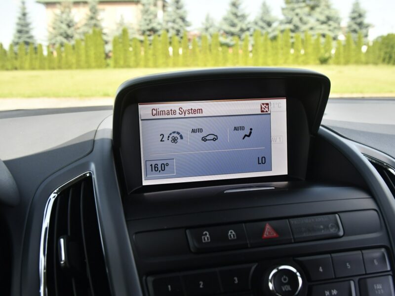 Opel Zafira 1,4Turbo Benz. Navi.Asystent Pasa Ruchu.7 Foteli.Pół-Skóry.Parktronic. C (2011-)