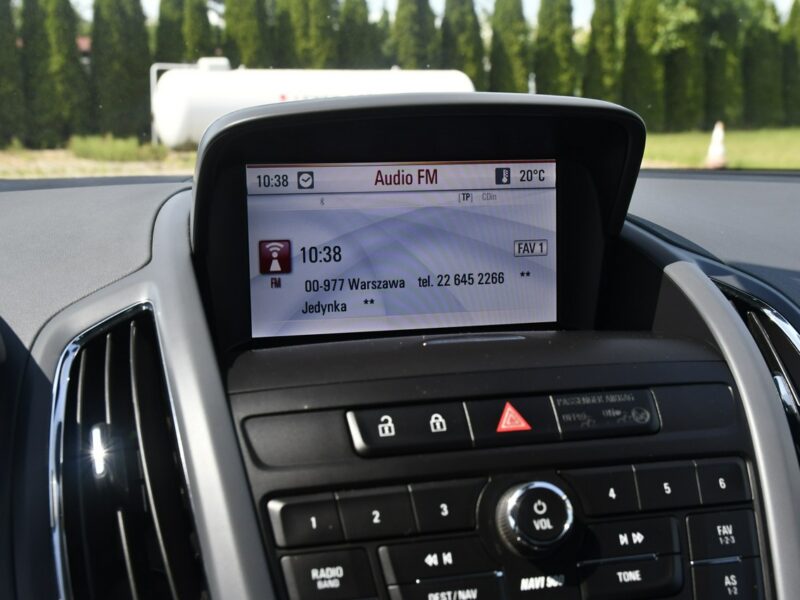 Opel Zafira 1,4Turbo Benz. Navi.Asystent Pasa Ruchu.7 Foteli.Pół-Skóry.Parktronic. C (2011-)