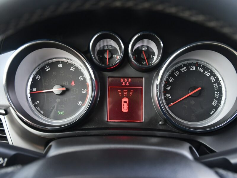 Opel Zafira 1,4Turbo Benz. Navi.Asystent Pasa Ruchu.7 Foteli.Pół-Skóry.Parktronic. C (2011-)