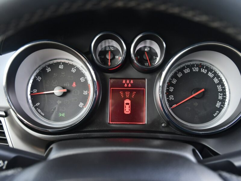 Opel Zafira 1,4Turbo Benz. Navi.Asystent Pasa Ruchu.7 Foteli.Pół-Skóry.Parktronic. C (2011-)