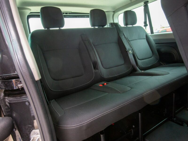 Renault Trafic 8-OSÓB DŁUGI L2H1 | bogate wyposażenie JAK NOWY ! III (2014-)