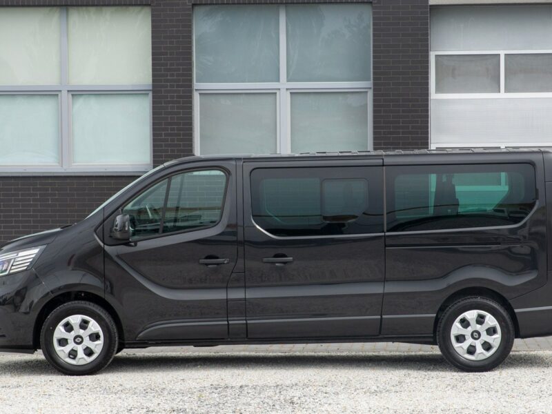 Renault Trafic 8-OSÓB DŁUGI L2H1 | bogate wyposażenie JAK NOWY ! III (2014-)