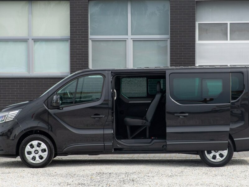 Renault Trafic 8-OSÓB DŁUGI L2H1 | bogate wyposażenie JAK NOWY ! III (2014-)