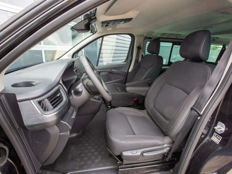 Renault Trafic 8-OSÓB DŁUGI L2H1 | bogate wyposażenie JAK NOWY ! III (2014-)