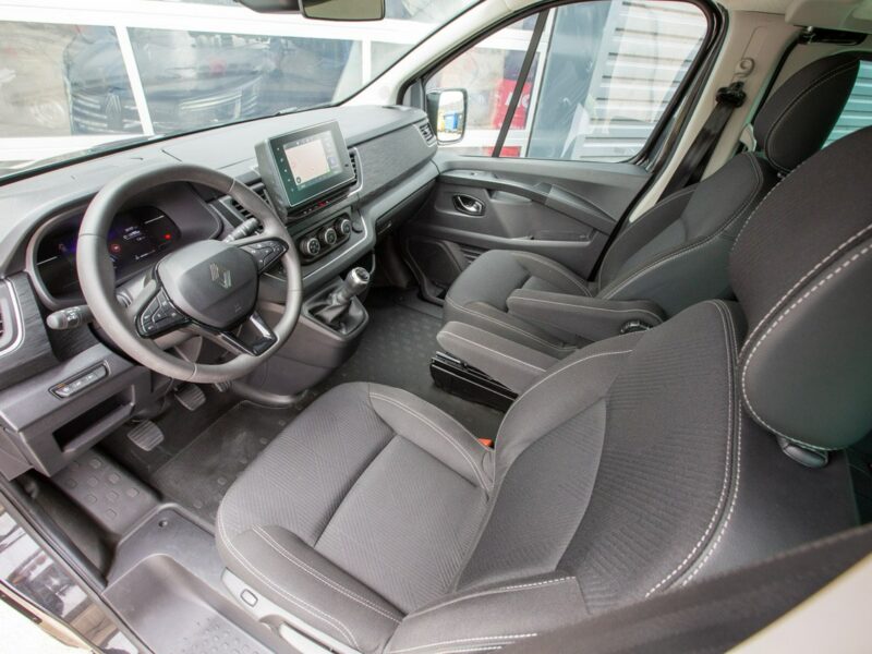 Renault Trafic 8-OSÓB DŁUGI L2H1 | bogate wyposażenie JAK NOWY ! III (2014-)