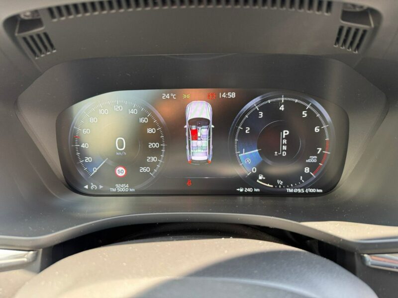 Volvo XC 60 Momentum LED Virtual Cockpit Skóra / Alkantara II (2017-)