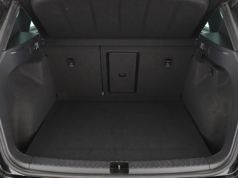 Cupra Ateca FV23% automat 300KM 4x4 alcantara virtual kamera BeatsAudio grzane fot