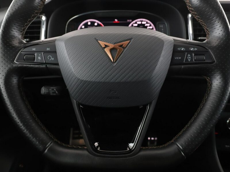 Cupra Ateca FV23% automat 300KM 4x4 alcantara virtual kamera BeatsAudio grzane fot