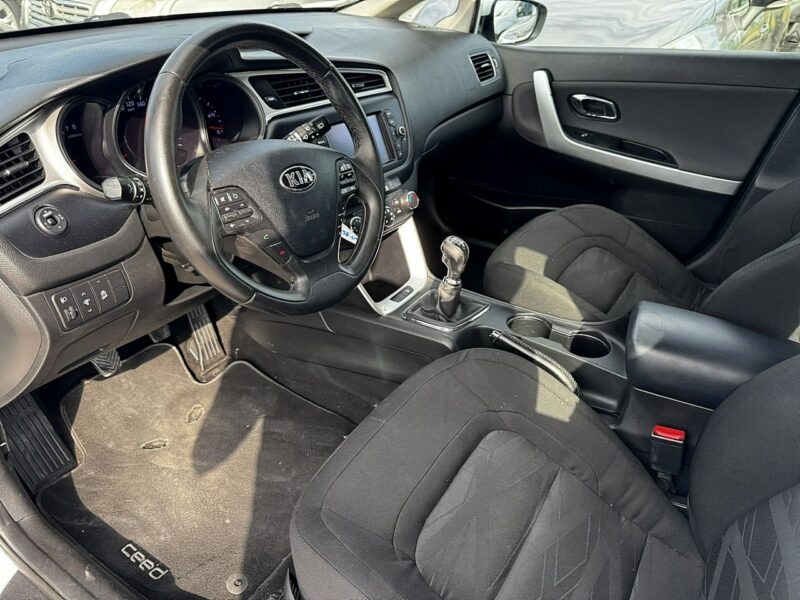 Kia Cee'd LIFT Navi Gwarancja II (2012-)