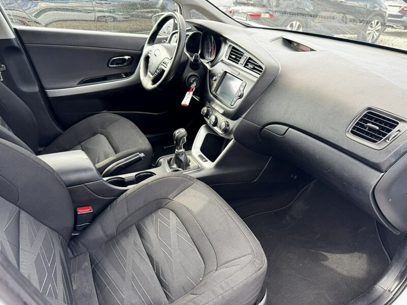 Kia Cee'd LIFT Navi Gwarancja II (2012-)