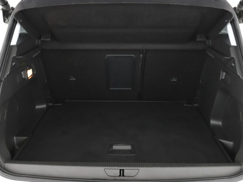 Opel Grandland X automat navi klima auto kamera i czujniki parkowania grzane fotele