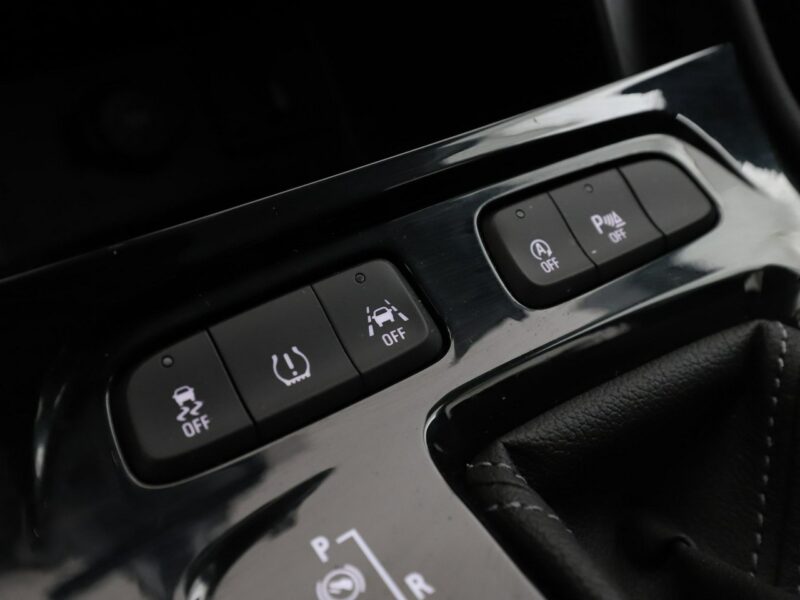 Opel Grandland X automat navi klima auto kamera i czujniki parkowania grzane fotele