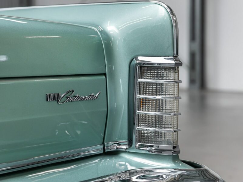 Lincoln Continental Town Coupe, Stan kolekcjonerski, Jak nowy VII (1982-1987)