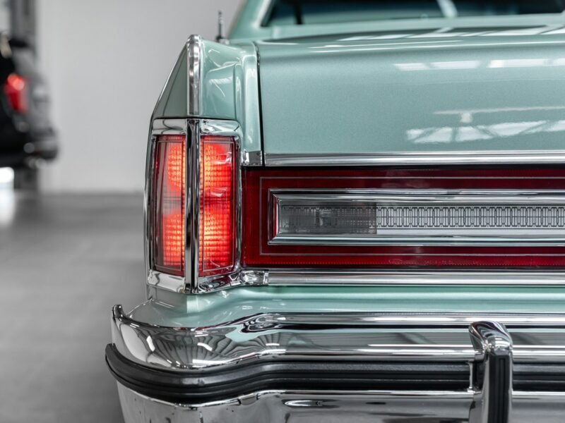 Lincoln Continental Town Coupe, Stan kolekcjonerski, Jak nowy VII (1982-1987)