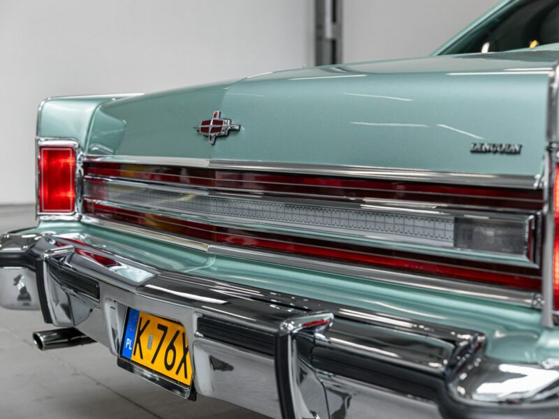 Lincoln Continental Town Coupe, Stan kolekcjonerski, Jak nowy VII (1982-1987)