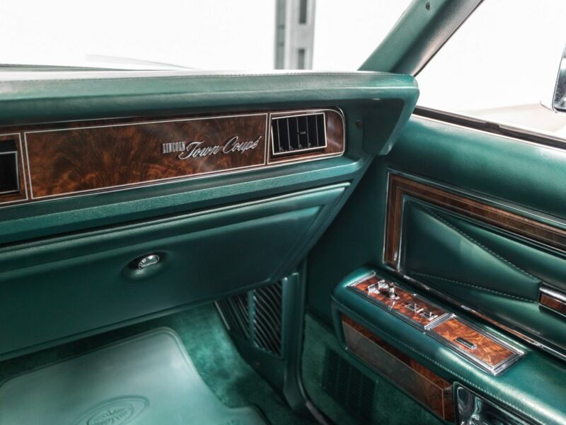 Lincoln Continental Town Coupe, Stan kolekcjonerski, Jak nowy VII (1982-1987)