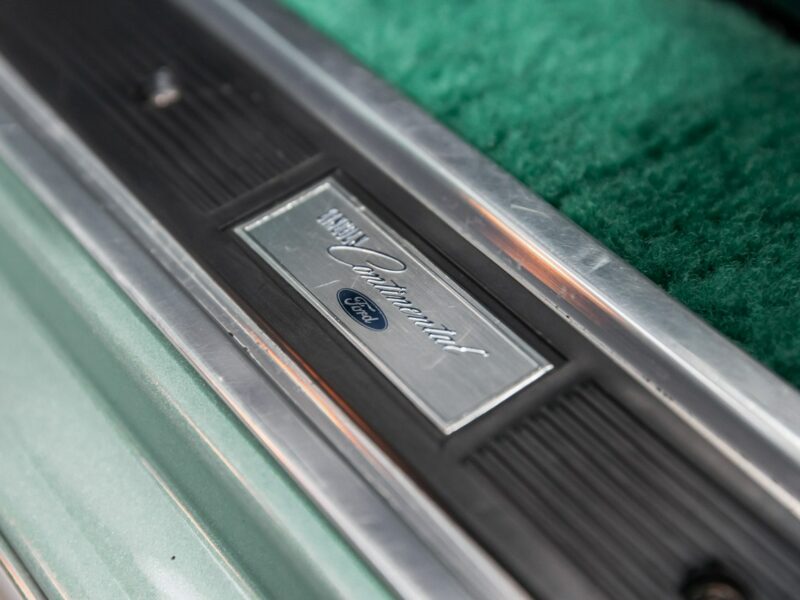 Lincoln Continental Town Coupe, Stan kolekcjonerski, Jak nowy VII (1982-1987)