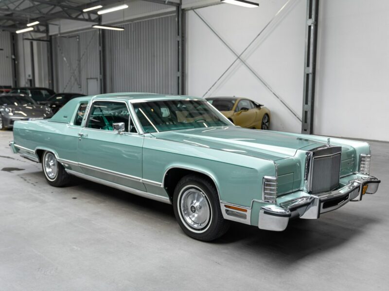 Lincoln Continental Town Coupe, Stan kolekcjonerski, Jak nowy VII (1982-1987)