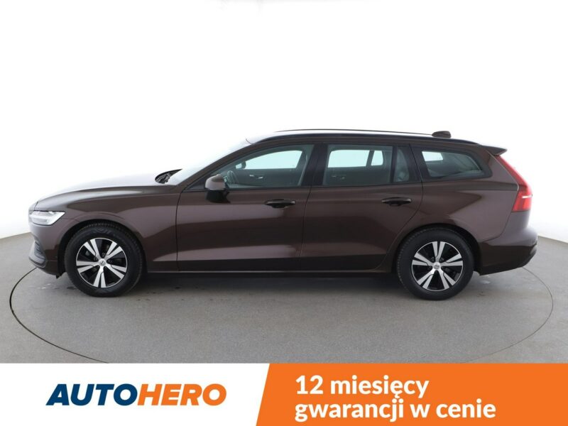 Volvo V60 FV23 2.0d Momentum Klimatronik Tempomat Navi Skóra Kamera Lampy LED II (2018-)